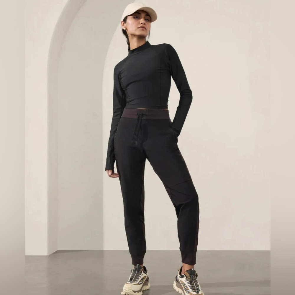 ATHLETA High-Rise Pull-On Headlands Hybrid Trek‎ Jogger Black Size 6 Women’s